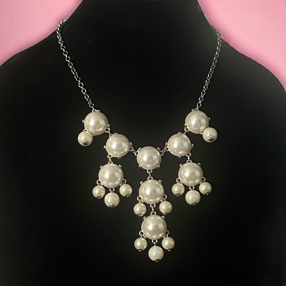 Cascading bubble pearl statement necklace